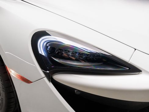 Used 2016 McLaren 570S Coupe RWD image 22