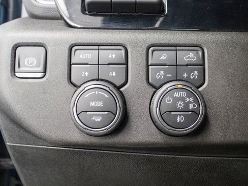 Used 2024 Chevrolet Silverado 3500 High Country w/ Technology Package image 15