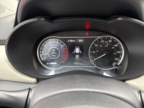 Used 2020 Nissan Versa SV image 20