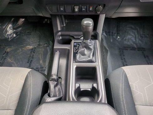 Used 2023 Toyota Tacoma TRD Sport AWD/4WD image 19