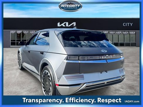 Used 2022 Hyundai Ioniq 5 Limited w/ Cargo Package image 5