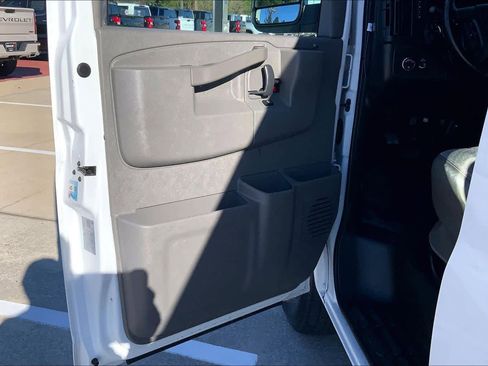 Used 2021 Chevrolet Express 2500 w/ Driver Convenience Package image 16