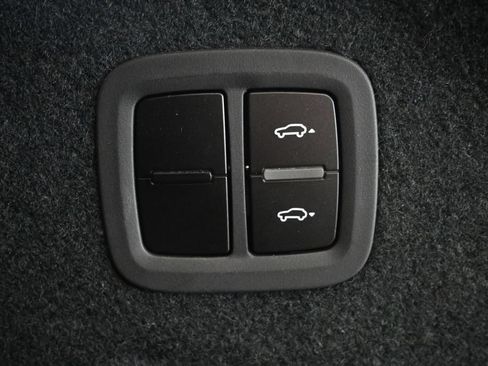 Used 2025 Porsche Cayenne Coupe AWD/4WD image 34