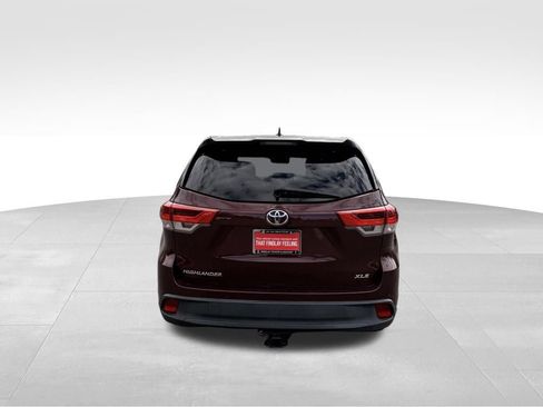 Used 2018 Toyota Highlander XLE FWD image 4