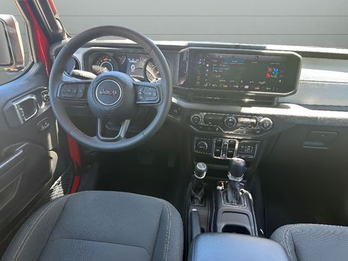 Used 2025 Jeep Wrangler Unlimited Sport AWD/4WD image 20