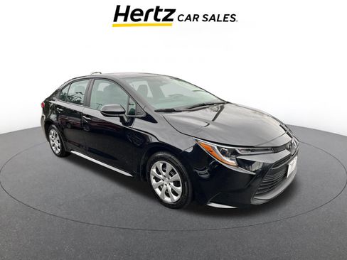 Used 2025 Toyota Corolla LE image 1