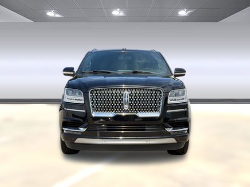 Used 2018 Lincoln Navigator Select AWD/4WD image 6