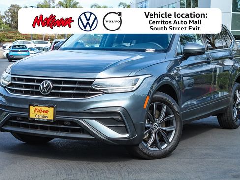 Used 2023 Volkswagen Tiguan SE FWD image 1
