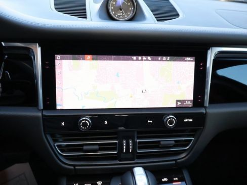 Used 2025 Porsche Macan S image 21