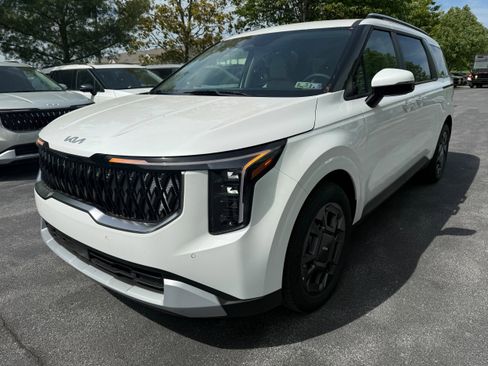 New 2025 Kia Carnival EX image 1