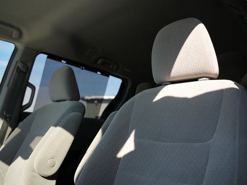 Used 2018 Toyota Sienna LE image 23