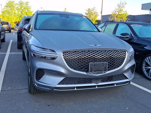 Used 2024 Genesis GV70 2.5T w/ Advanced Package AWD/4WD image 2