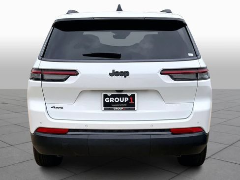 New 2026 Jeep Grand Cherokee L Limited w/ Limited Altitude Package AWD/4WD image 4