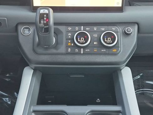 Used 2025 Land Rover Defender 110 X-Dynamic SE AWD/4WD image 16