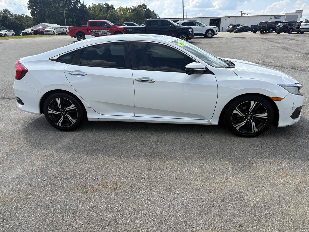 Used 2017 Honda Civic Touring image 2