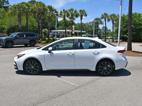Used 2025 Toyota Corolla SE FWD image 5