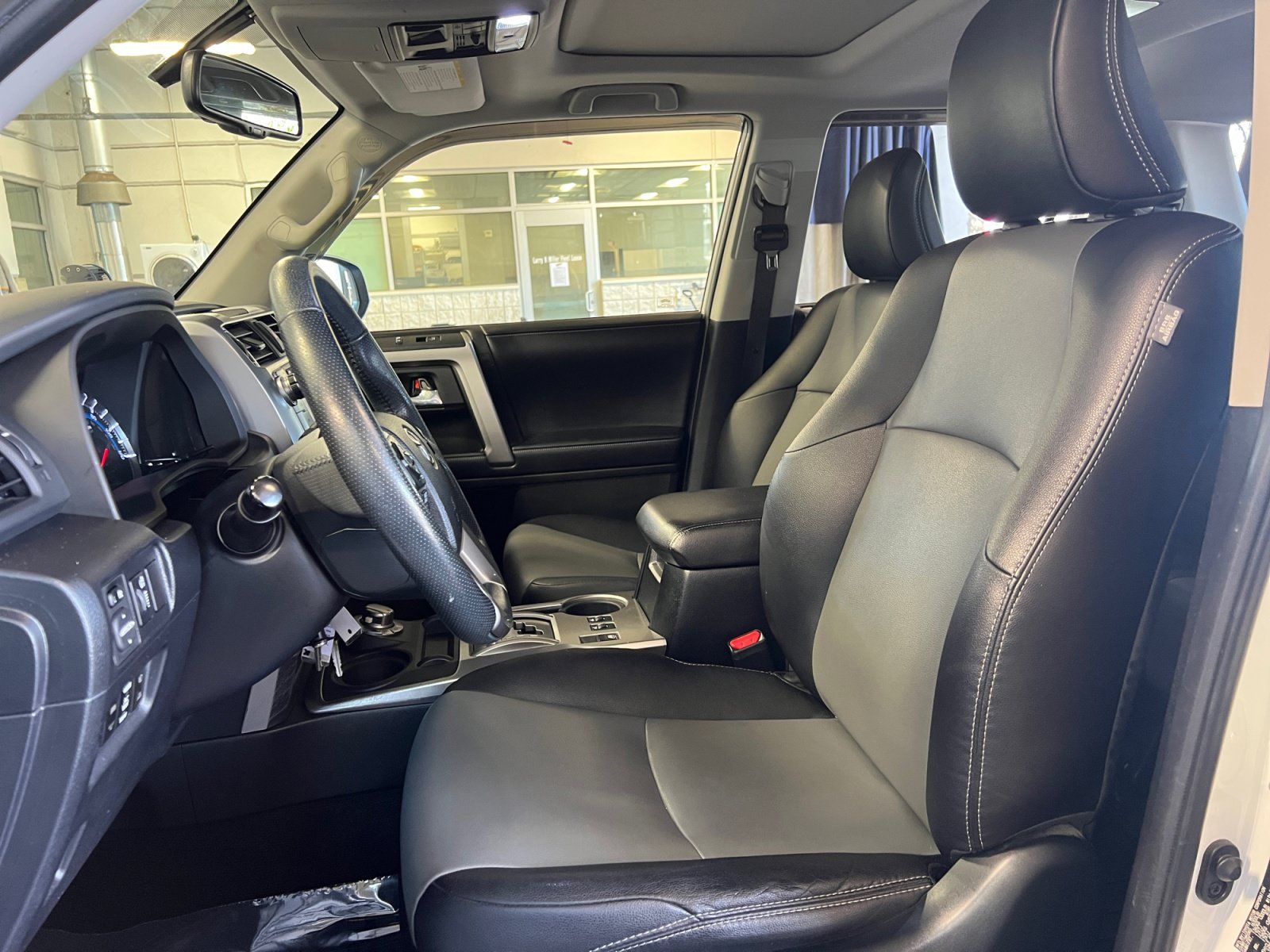 Used 2018 Toyota 4Runner SR5 Premium AWD/4WD image 24