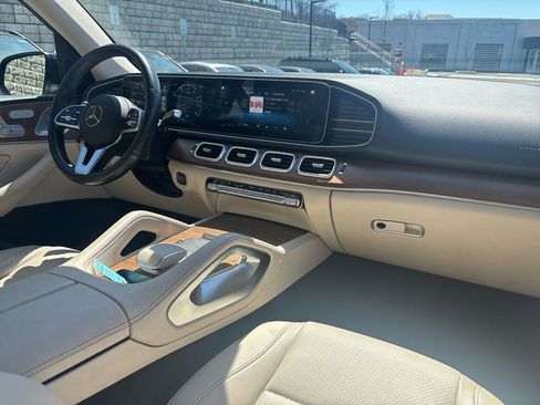 Used 2022 Mercedes-Benz GLE 350 4MATIC image 11