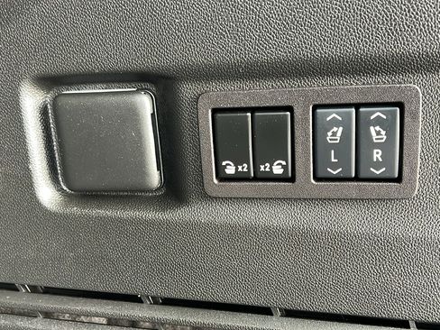 Certified 2025 Chevrolet Tahoe Z71 w/ Comfort Package image 14