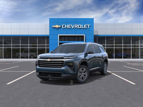 New 2026 Chevrolet Traverse LT w/ LPO, Floor Liner Package FWD image 8