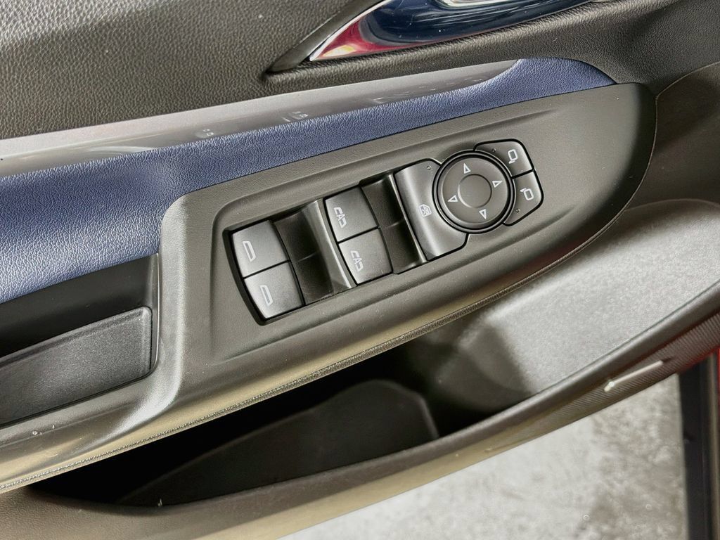 Used 2023 Chevrolet Bolt EUV Premier w/ Sun & Sound Package FWD image 17