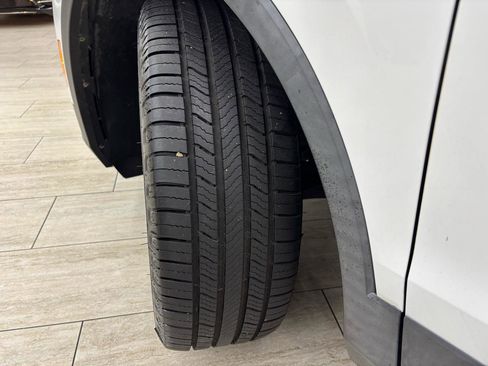 Used 2018 Volkswagen Tiguan SEL FWD image 42
