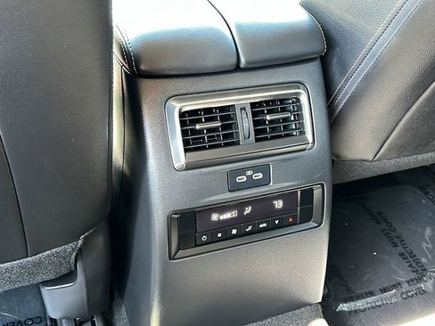 Certified 2025 MAZDA CX-70 Plug-In Hybrid w/ Premium Pkg AWD/4WD image 9