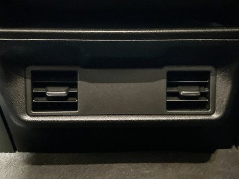 Used 2023 Chevrolet Silverado 1500 Custom image 17