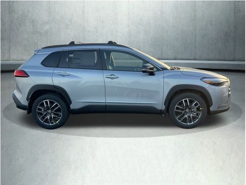 Used 2026 Toyota Corolla Cross XLE w/ Convenience Package image 13