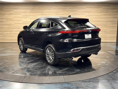 Used 2024 Toyota Venza XLE image 17