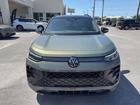 New 2026 Volkswagen Tiguan SE R-Line FWD image 8