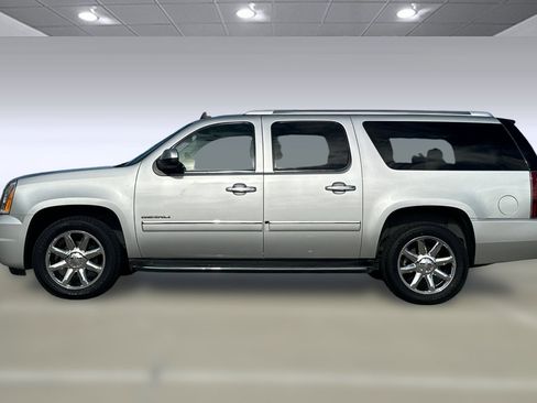 Used 2014 GMC Yukon XL Denali image 2