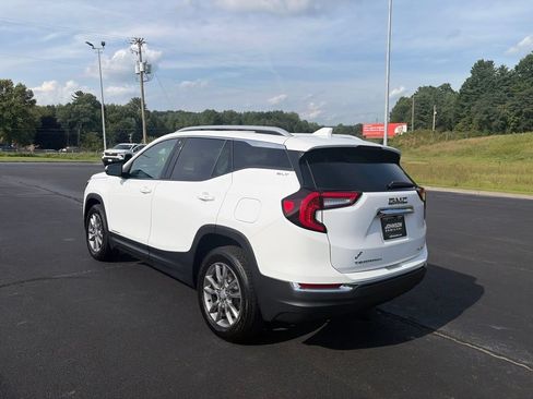 Used 2024 GMC Terrain SLT AWD/4WD image 7