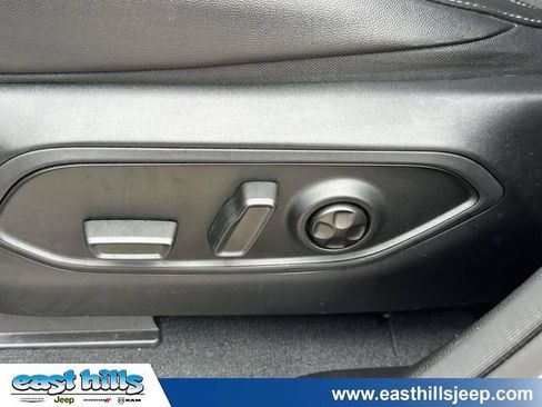 Used 2023 Jeep Grand Cherokee Altitude AWD/4WD image 16