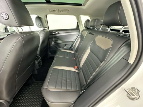 Certified 2024 Volkswagen Taos SEL AWD/4WD image 37