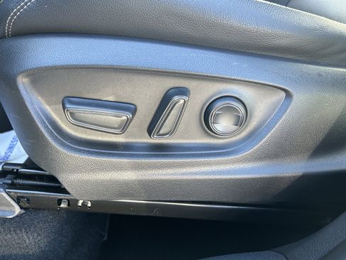 Certified 2023 Toyota Corolla Cross XLE image 14