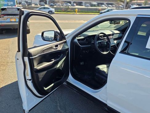 Used 2024 Jeep Grand Cherokee L Limited w/ Luxury Tech Group II image 48