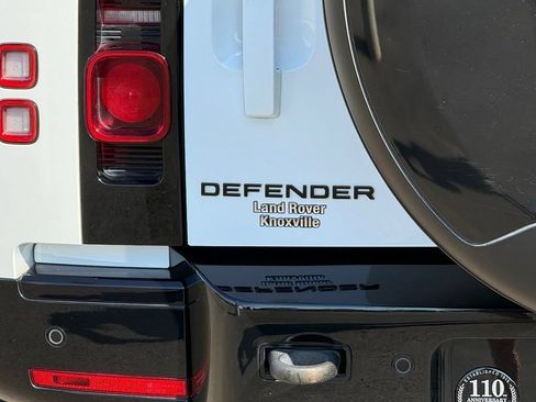 Certified 2024 Land Rover Defender 110 X-Dynamic SE AWD/4WD image 36