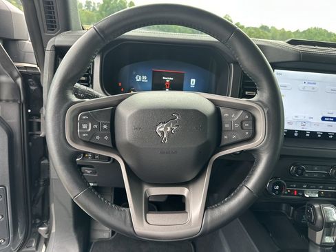 Used 2025 Ford Bronco Badlands AWD/4WD image 12