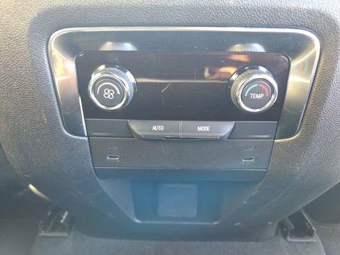 Used 2025 Chevrolet Tahoe LT image 28