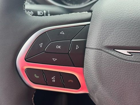 New 2027 Chrysler Pacifica Select FWD image 16