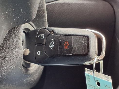 Used 2014 Ford Fusion SE FWD image 27