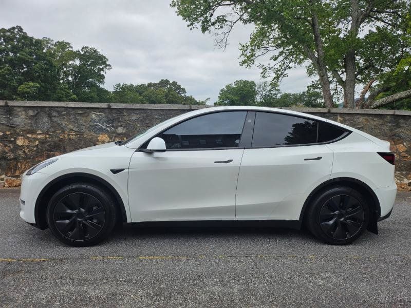 Used 2025 Tesla Model Y Long Range AWD/4WD image 8