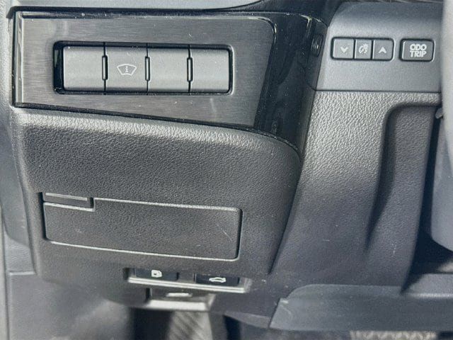 Used 2024 Lexus ES 300h w/ Premium Package FWD image 10