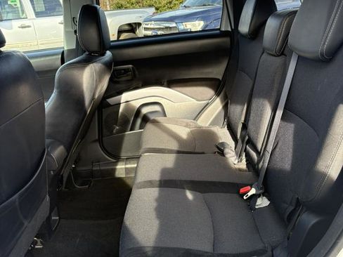 Used 2008 Mitsubishi Outlander SE image 8