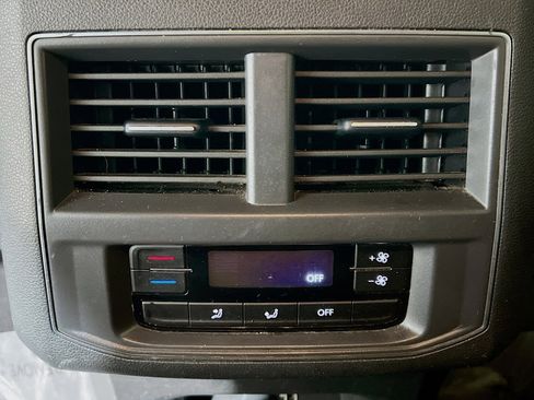 Used 2018 Volkswagen Atlas SE image 17