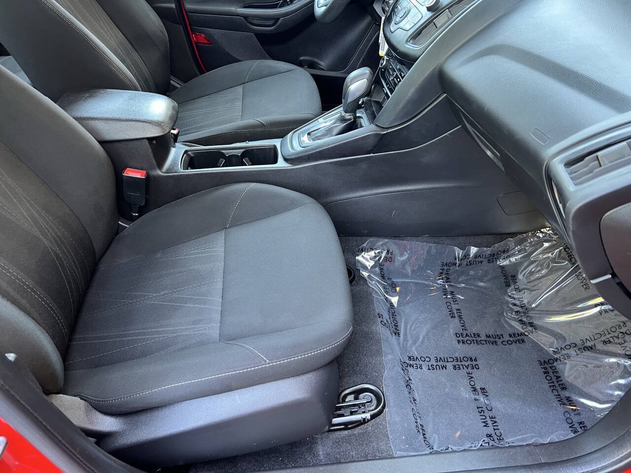 Used 2017 Ford Focus SE FWD image 10