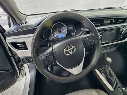 Used 2015 Toyota Corolla LE FWD image 11