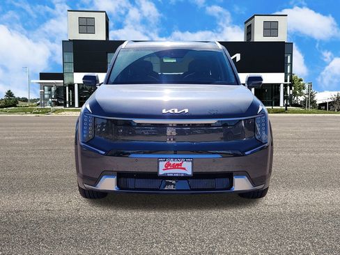 New 2026 Kia EV9 Land image 3
