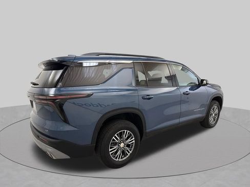 Used 2024 Chevrolet Traverse LT FWD image 5